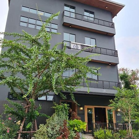 The Lantern Suites Ban Song Hong 外观 照片